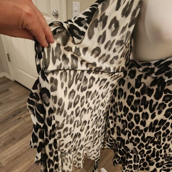 The LIMITED print Dress. Size XS (easily a S). NWT - Picture 13 of 13